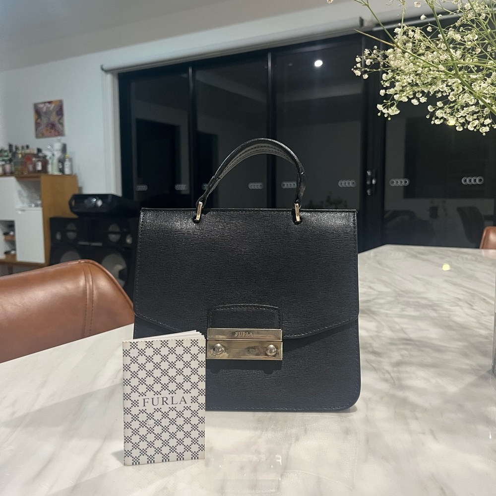 Furla Julia Mini Crossbody in black with chain and handle - Picture 2 of 5